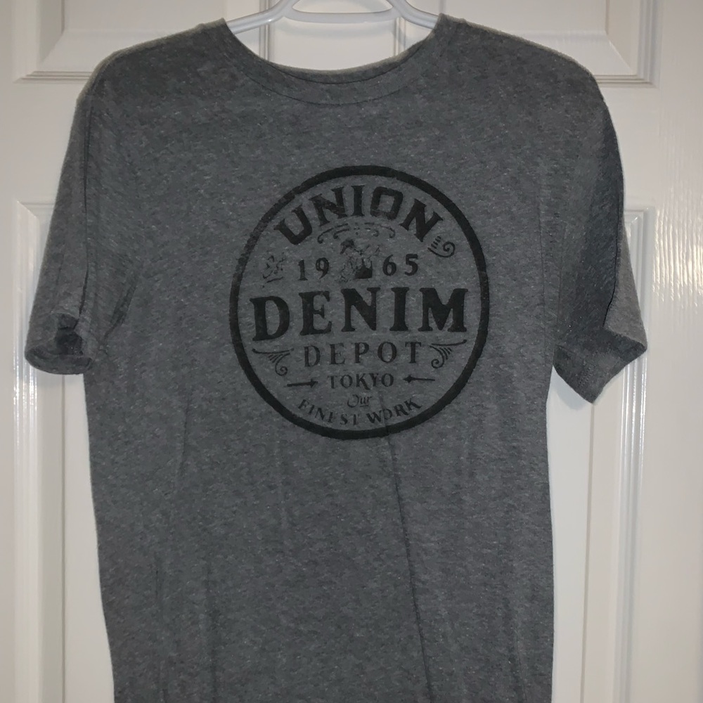 Old Navy T-Shirt